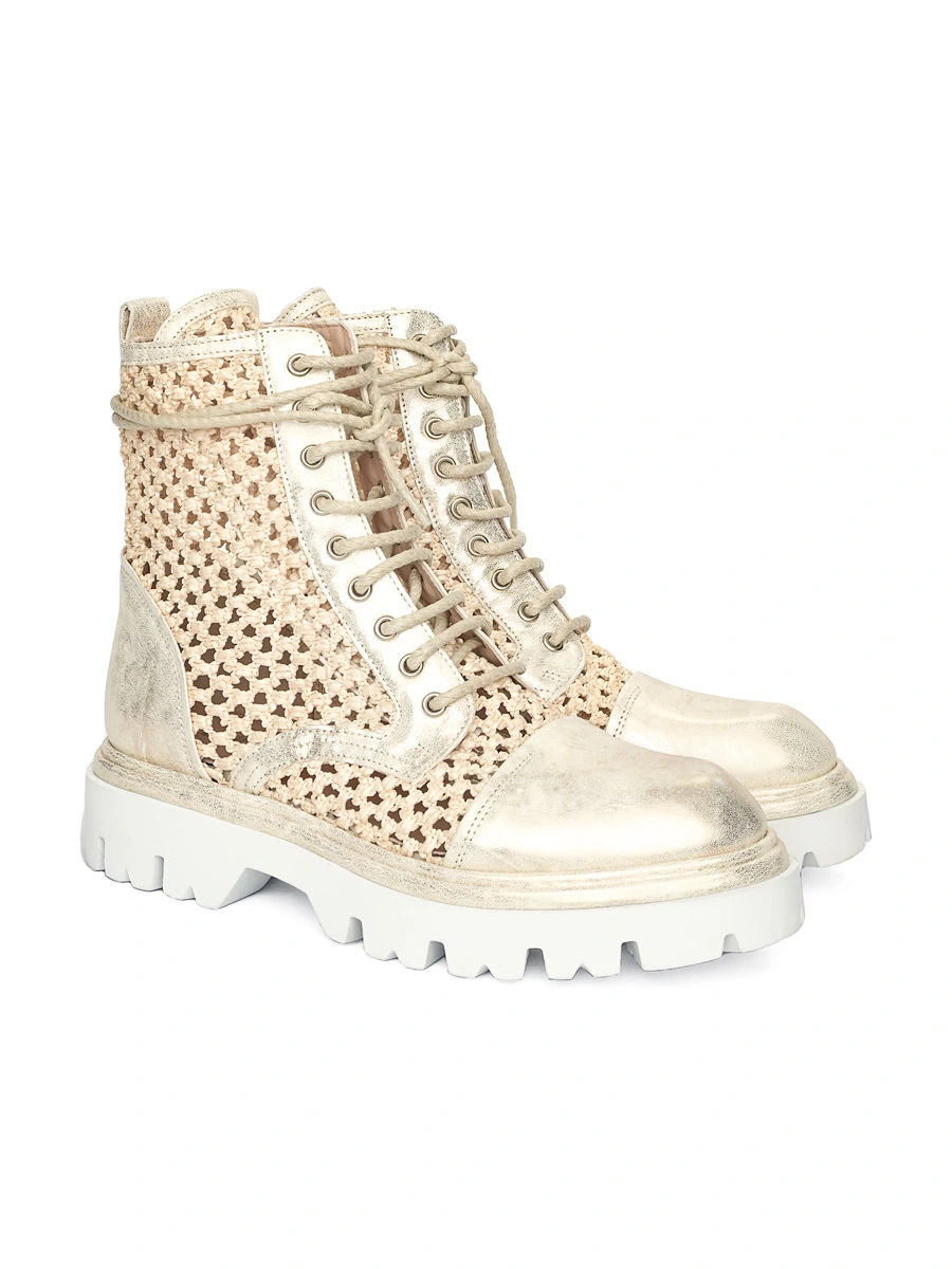 Ботинки с плетением